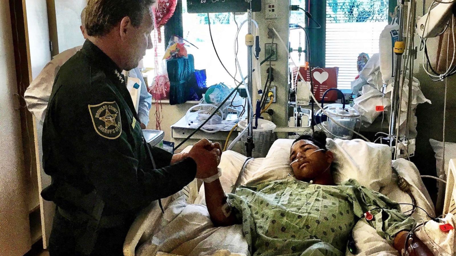 Survivor of Florida school shooting used his body as human shield to protect classmates - ABC News