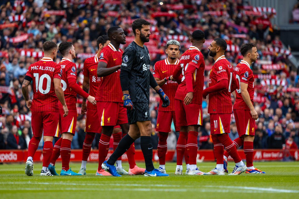 مشاهدة مباراة ليفربول ضد كريستال بالاس في الدوري الإنجليزي 24/25 بث مباشر