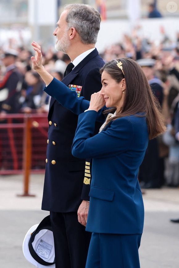 Photo : Le roi Felipe VI et la reine Letizia d'Espagne président les adieux du « Juan Sebastián de Elcano » avec l'Infante Leonor comme aspirante à Cadix - King Felipe, Farewell