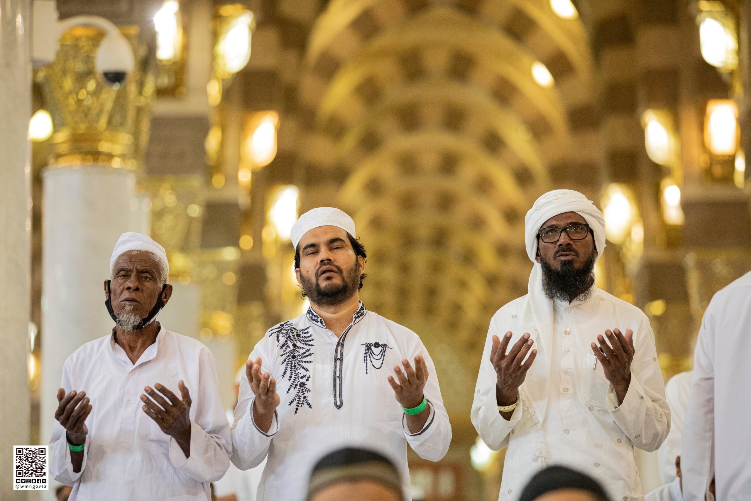 مشاهد قبيل وقت الإفطار في المسجد النبوي