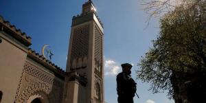 مسجد باريس الكبير يعتمد دعاء لفرنسا بعد خطبة الجمعة - اخبارك الان