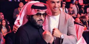 شاهد حلبة UFC بموسم الرياض تشتعل بسبب كريستيانو رونالدو وتركي آل الشيخ (ما القصة) - اخبارك الان