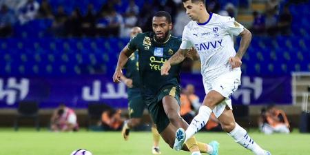 الدوري السعودي، الهلال يضرب الخلود بثلاثية في الشوط الأول (صور) - اخبارك الان