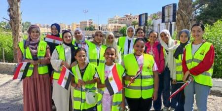 «المصريين» يوزع الورود والأعلام على المواطنين في البحر الأحمر احتفالا بنصر أكتوبر - اخبارك الان