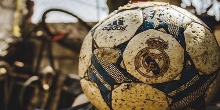 ريال مدريد يدرس الإطاحة بأحد اللاعبين بسبب ألفونسو ديفيز - اخبارك الان