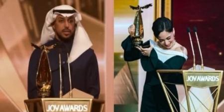 الدوسري وهتان سيف يتوجان بجائزة "الرياضي المفضل" في حفل "joy awards" - اخبارك الان