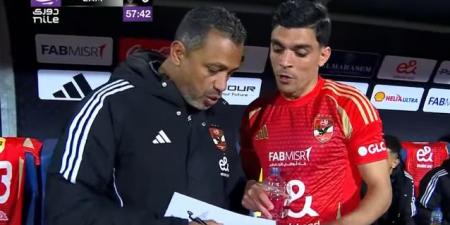 أشرف بن شرقي يظهر لأول مرة بقميص النادي الأهلي أمام الزمالك في الدوري المصري الممتاز - اخبارك الان