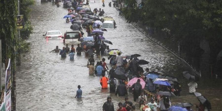 مصرع 19 شخصاً وفقدان 4 آخرين جراء الأمطار الغزيرة جنوب الهند - اخبارك الان