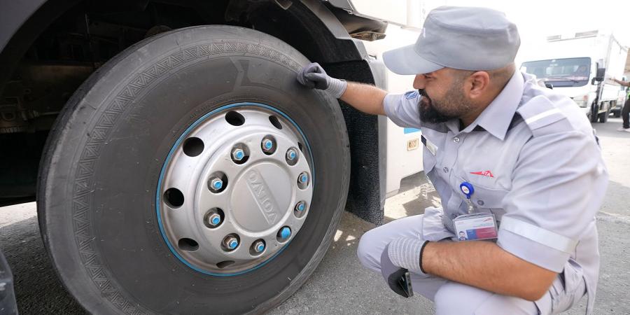 طرق دبي: 23000 عملية تفتيش على إطارات المركبات الثقيلة بالنصف الأول من 2024 - اخبارك الان