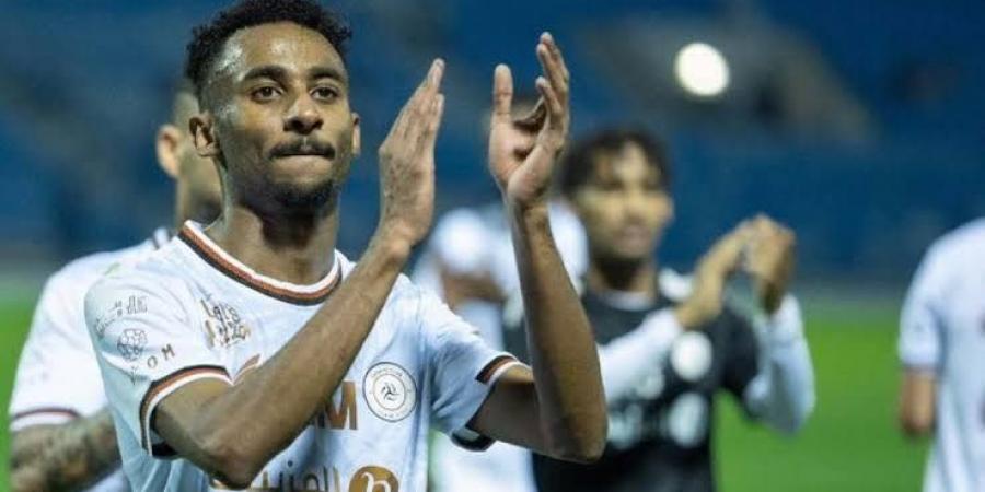 اخبار الرياضة الجماهير النصراوية تنتقم ساخرة من الهلال بعد إصابة متعب الحربي