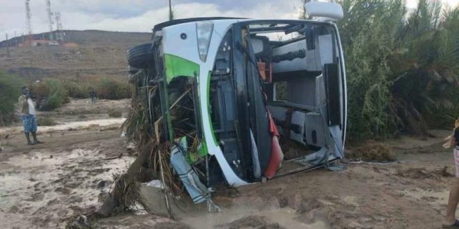 انجراف حافلة جراء الفياضانات في المغرب وهذه حصيلة الضحايا.. - اخبارك الان