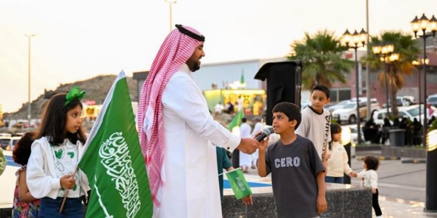 صور| أطفال الباحة يحتفلون باليوم الوطني بالأعلام ومشاهد الفرحة والفخر - اخبارك الان