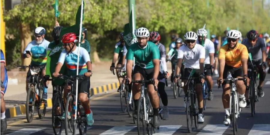 انطلاق مسيرة دراجي ينبع بمشاركة 130 دراجًا.. احتفاءً باليوم الوطني الـ94 - اخبارك الان