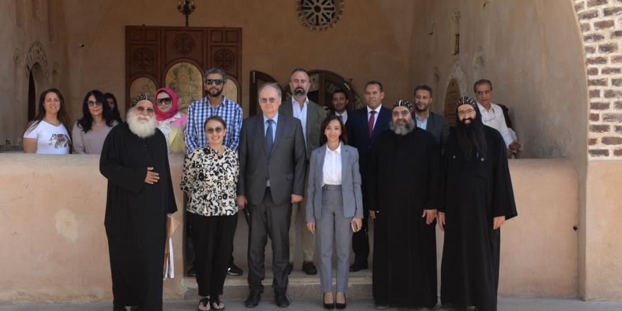 رئيس وفد الإتحاد الأوروبي يزور عدد من الأديرة بوادي النطرون - اخبارك الان