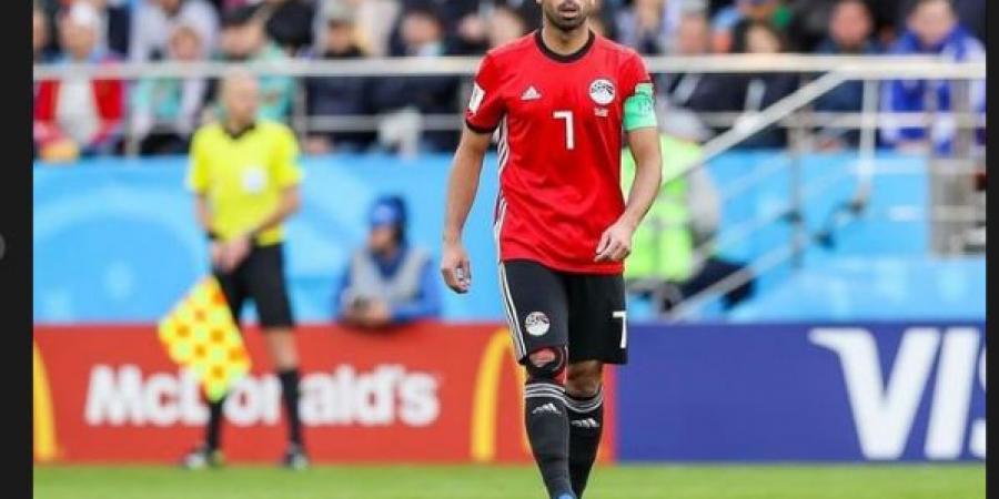 "شرف ليا إني لعبت معاك في يوم من الأيام".. عمرو السولية لاعب الأهلي يدعم أحمد فتحي بعد اعتزاله - اخبارك الان