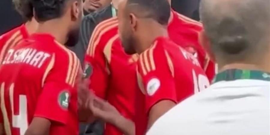 عقوبات صارمة ضد لاعبي الأهلي بعد خسارة السوبر أمام الزمالك - اخبارك الان