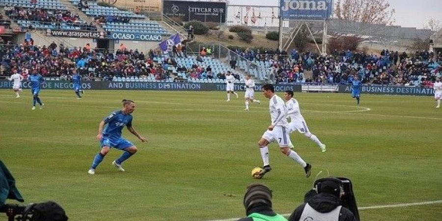 نابولي يعزز صدارته للدوري الإيطالي بثلاثية ضد كومو - اخبارك الان