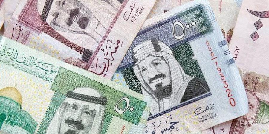 سعر الريال السعودي والدرهم الإماراتي والدينار الكويتي في البنوك.. الجمعة - اخبارك الان