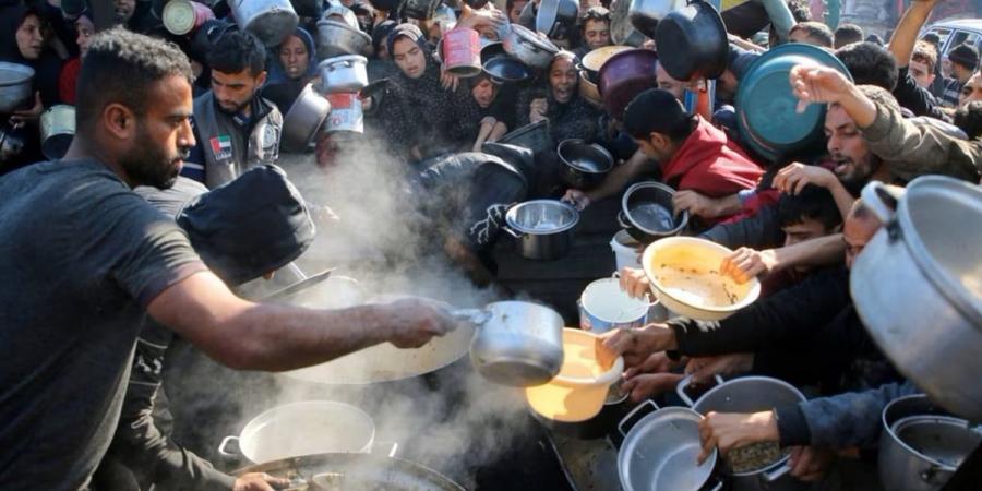 حول العالم في صورة: في غزة.. استقبلوا العام الجديد بالجوع والأيادي الممدودة - اخبارك الان