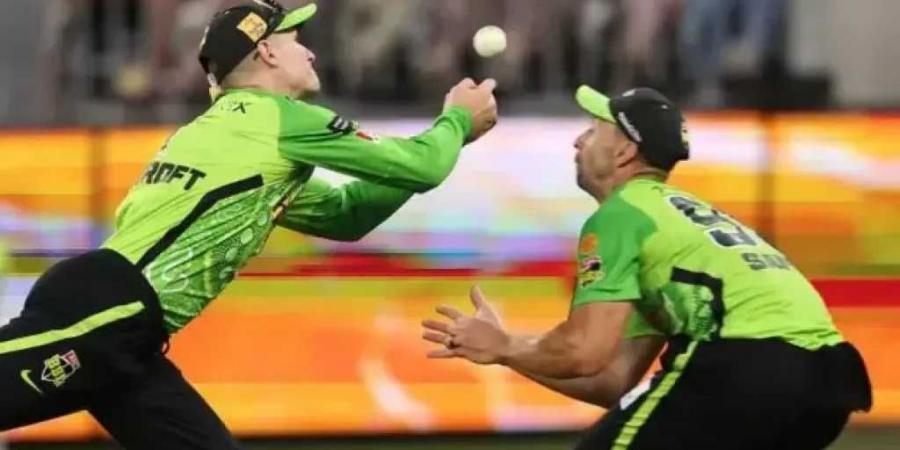 Daniel Sams Stretchered Off After Shocking Collision With Cameron Bancroft in Big Bash League - اخبارك الان