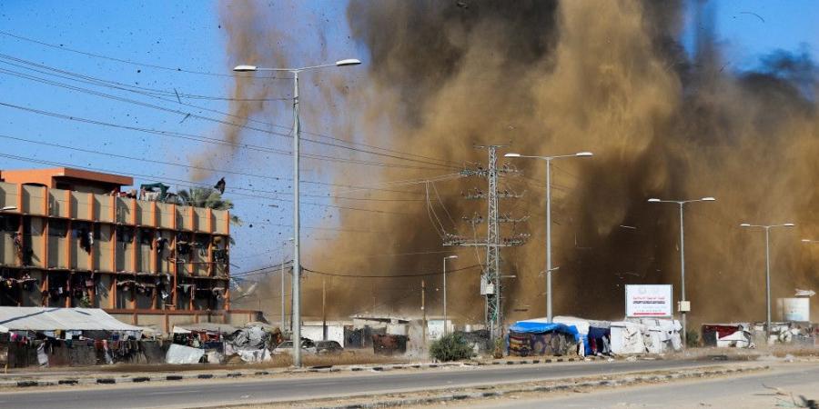 الاحتلال الإسرائيلي يواصل تدمير مستشفيات غزة ويحرم 40 ألف فلسطيني من الرّعاية الصّحية - اخبارك الان