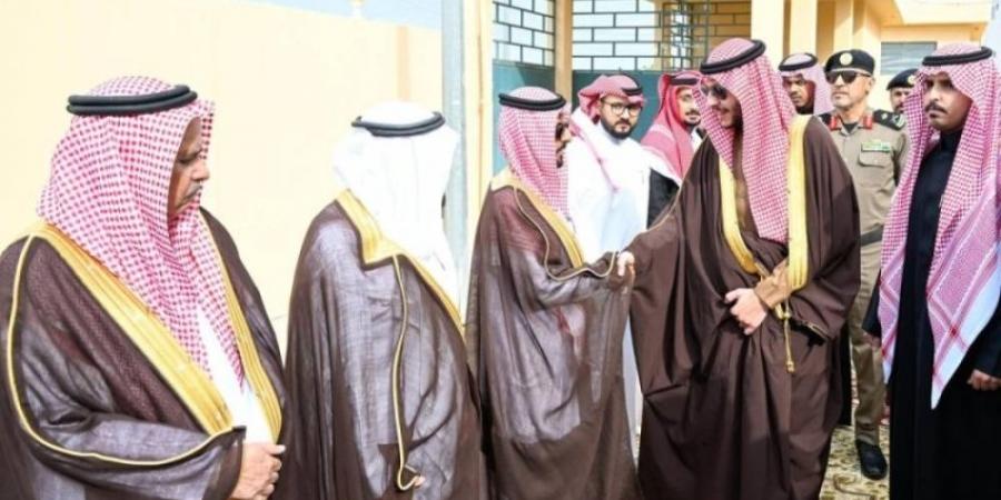 الأمير سعود بن نهار يزور مركزي السيل والعطيف ويقف على الإسكان التنموي - اخبارك الان