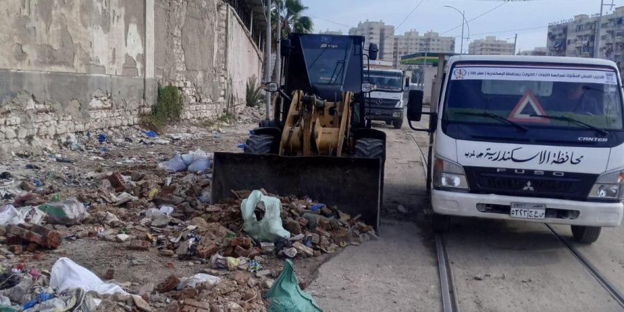 رفع 80 طن انقاض ورديم ومخلفات غرب الاسكندرية - اخبارك الان