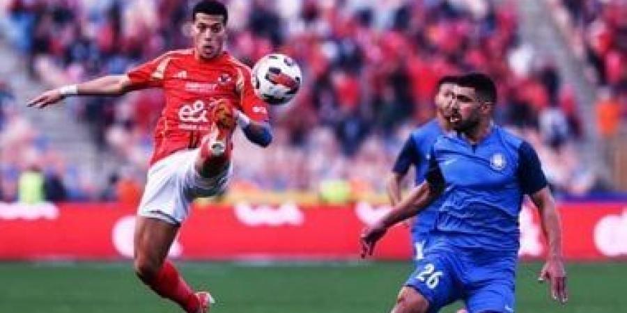 شاهد ..إمام عاشور يوزع قميص الاهلي علي الناشئين - اخبارك الان