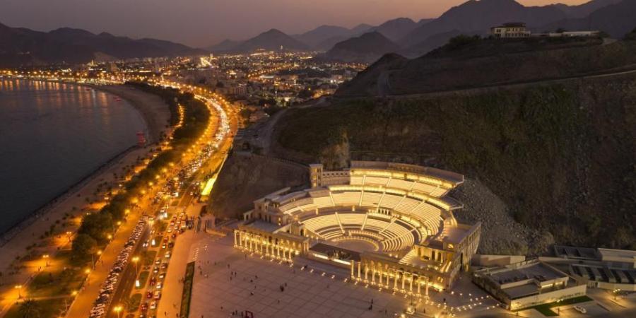 عبادي الجوهر وزينة عماد يشدوان في خورفكان 25 الجاري - اخبارك الان