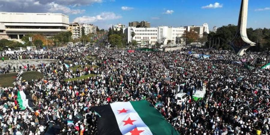 حادث الجامع الأموي.. مصرع 3 نساء وإصابة 5 أطفال في تظاهرة النصر - اخبارك الان