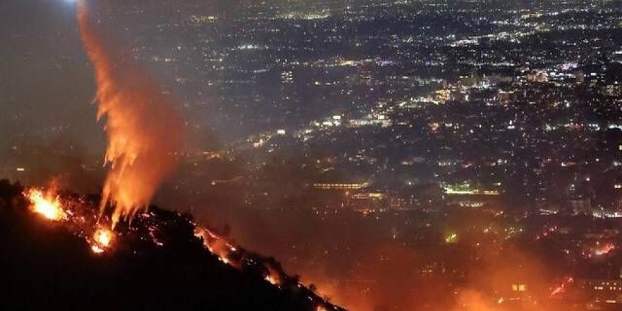 عمرو أديب: خسائر حرائق كاليفورنيا 130 مليار دولار.. وتبدو كقصف جوي - اخبارك الان