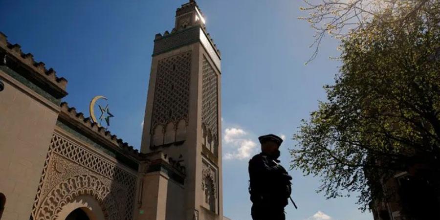 مسجد باريس الكبير يعتمد دعاء لفرنسا بعد خطبة الجمعة - اخبارك الان