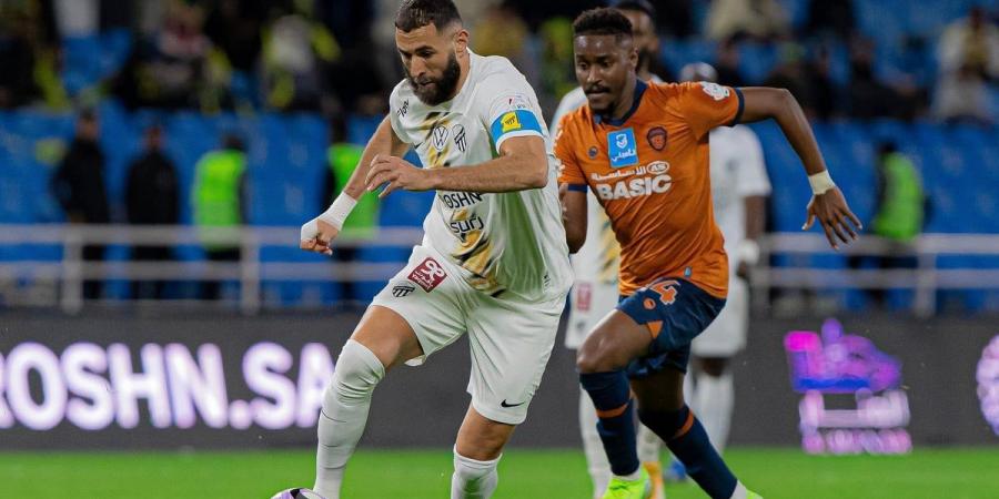 بالتعادل الإيجابي.. الفيحاء يُجرِّد الاتحاد من الصدارة.. ويمنحها للهلال - اخبارك الان