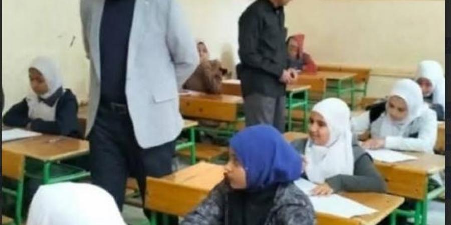 إحباط محاولة إحدى الطالبات لتسريب امتحان اللغة الإنجليزية - اخبارك الان