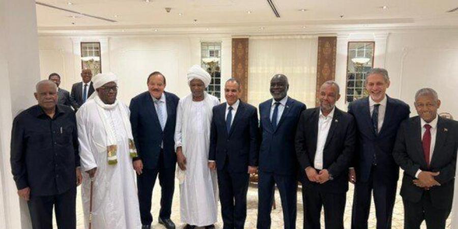 وزير الخارجية ومجموعة من الوزراء السودانيين يثمنون الراوبط التاريخية التي تجمع البلدين - اخبارك الان