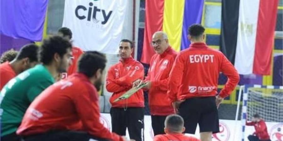 طارق محروس يُعلن قائمة منتخب الناشئين لمواجهة التشيك وديًا - اخبارك الان