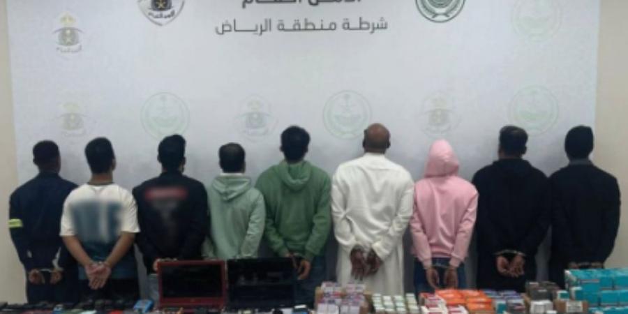 الرياض.. القبض على 9 أشخاص ارتكبوا 33 حادثة احتيال مالي - اخبارك الان