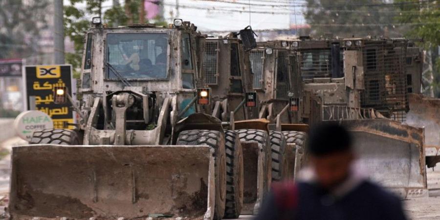 انفجارات وإطلاق نار غزير في جنين في اليوم الثاني لعملية جيش الاحتلال الإسرائيلي - اخبارك الان