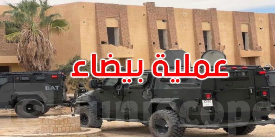 وزارة الداخلية تنفذ عملية بيضاء لمحاكاة حادثة اقتحام مجموعة إرهابية نزلا بنفطة واحتجاز رهائن - اخبارك الان