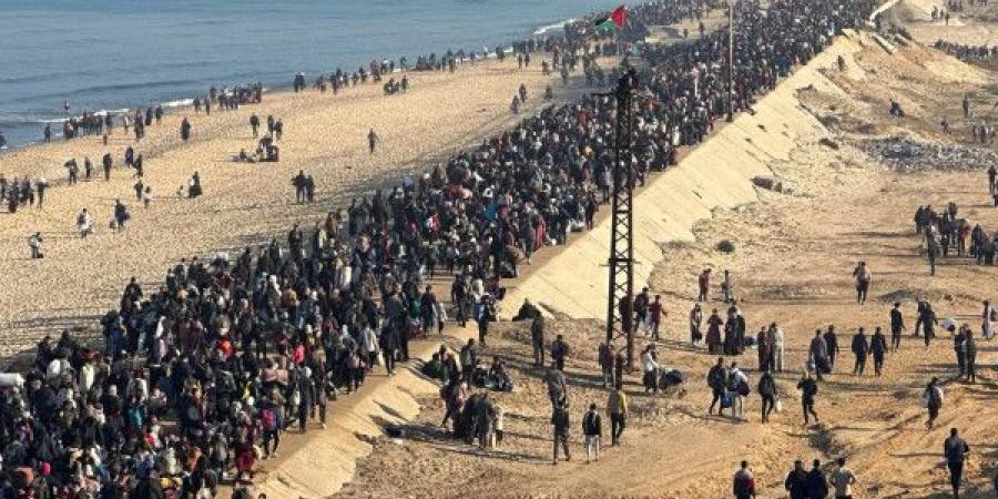 (هآرتس): صور الحشود الفلسطينية التي تعبر منطقة نتساريم تحطِّم وهم "النصر المطلق" - اخبارك الان