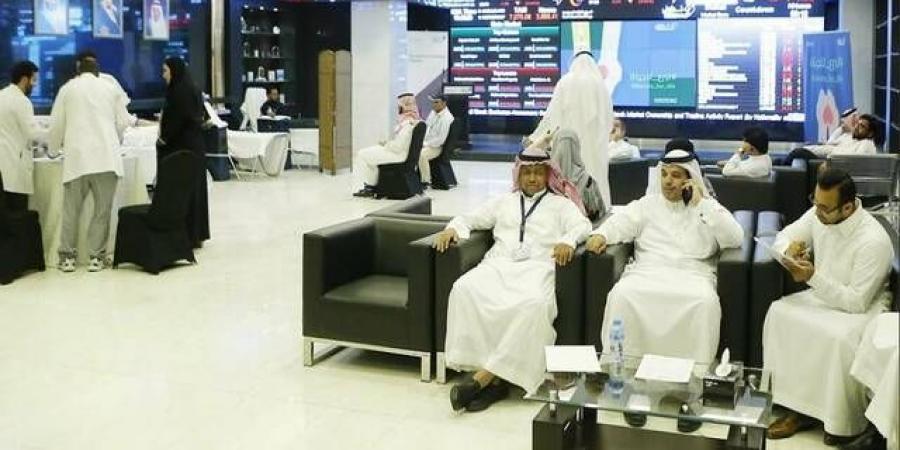 سوق الأسهم السعودية يرتفع 0.5% خلال أسبوع بدعم قطاع البنوك - اخبارك الان