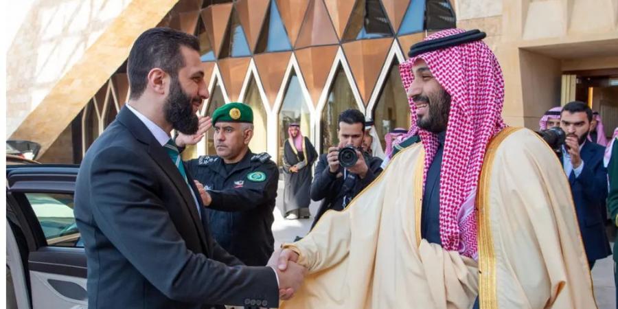 ولي العهد السعودي يستقبل الرئيس السوري أحمد الشرع - اخبارك الان