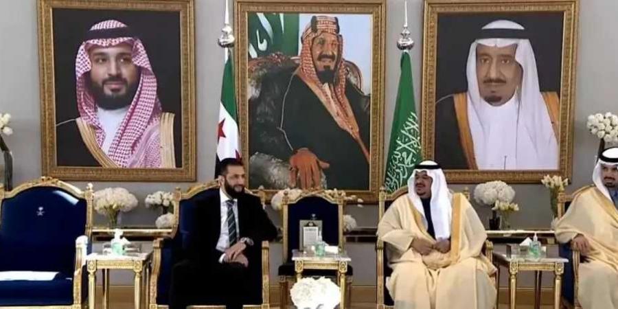 وصول الرئيس السوري أحمد الشرع إلى السعودية وهذا هو الأمير الذي استقبله - اخبارك الان