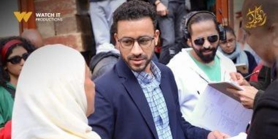 أحمد داود يواصل تصوير مسلسله الشرنقة ويظهر بشكل مختلف وشخصية جذابة - اخبارك الان