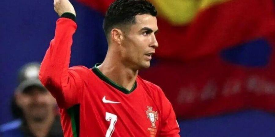 سبب غريب وراء رفض آينتراخت فرانكفورت ضم كريستيانو رونالدو في 2022 - اخبارك الان