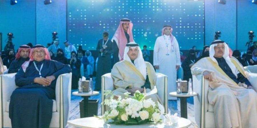 سعود بن طلال يشهد ختام منتدى الأحساء 2025 - اخبارك الان