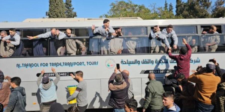 بالأسماء: قائمة الأسرى الفلسطينيين المقرر الإفراج عنهم اليوم السبت من السجون الإسرائيلية - اخبارك الان