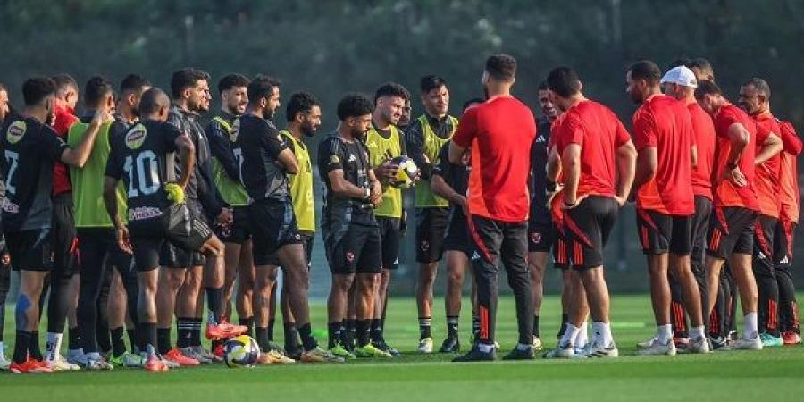 أبو علي وجراديشار في الهجوم.. تشكيل الأهلي أمام الزمالك - اخبارك الان