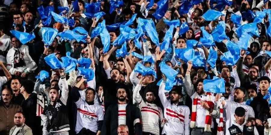 شاهد.. جمهور الزمالك يحيي لاعبيها بعد التعادل مع الأهلي فى القمة - اخبارك الان