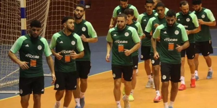 "الفاف" تكشف قائمة لاعبي المنتخب الوطني داخل القاعة المعنيين بالتربص المقبل - اخبارك الان